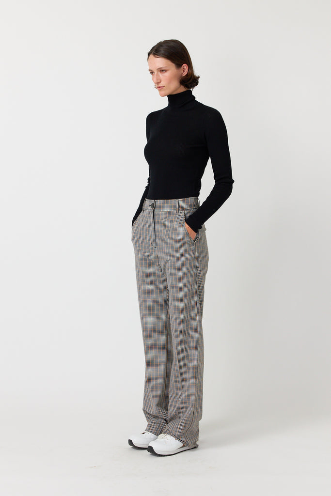 Checkered on sale black trousers